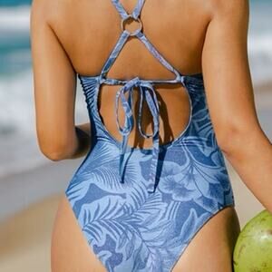CUPSHE Roaming River Lurex Ruched Cross Back One Piece Swimsuit